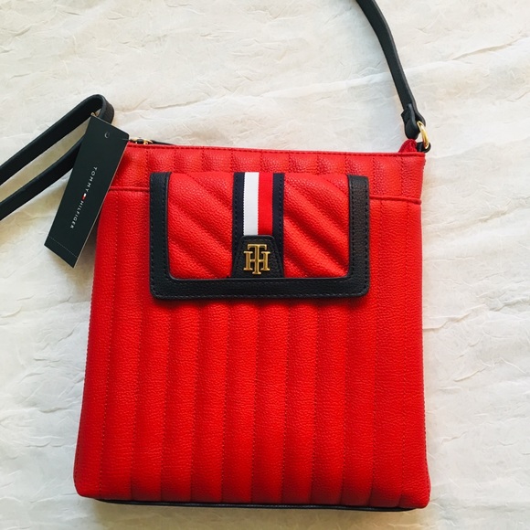 Tommy Hilfiger Handbags - 📣LAST CHANCE 📣Tommy Hilfiger crossbody